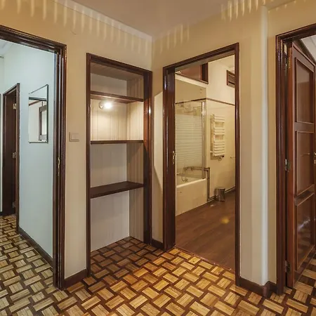 Miguel Bombarda Deluxe 4|6 * Porto